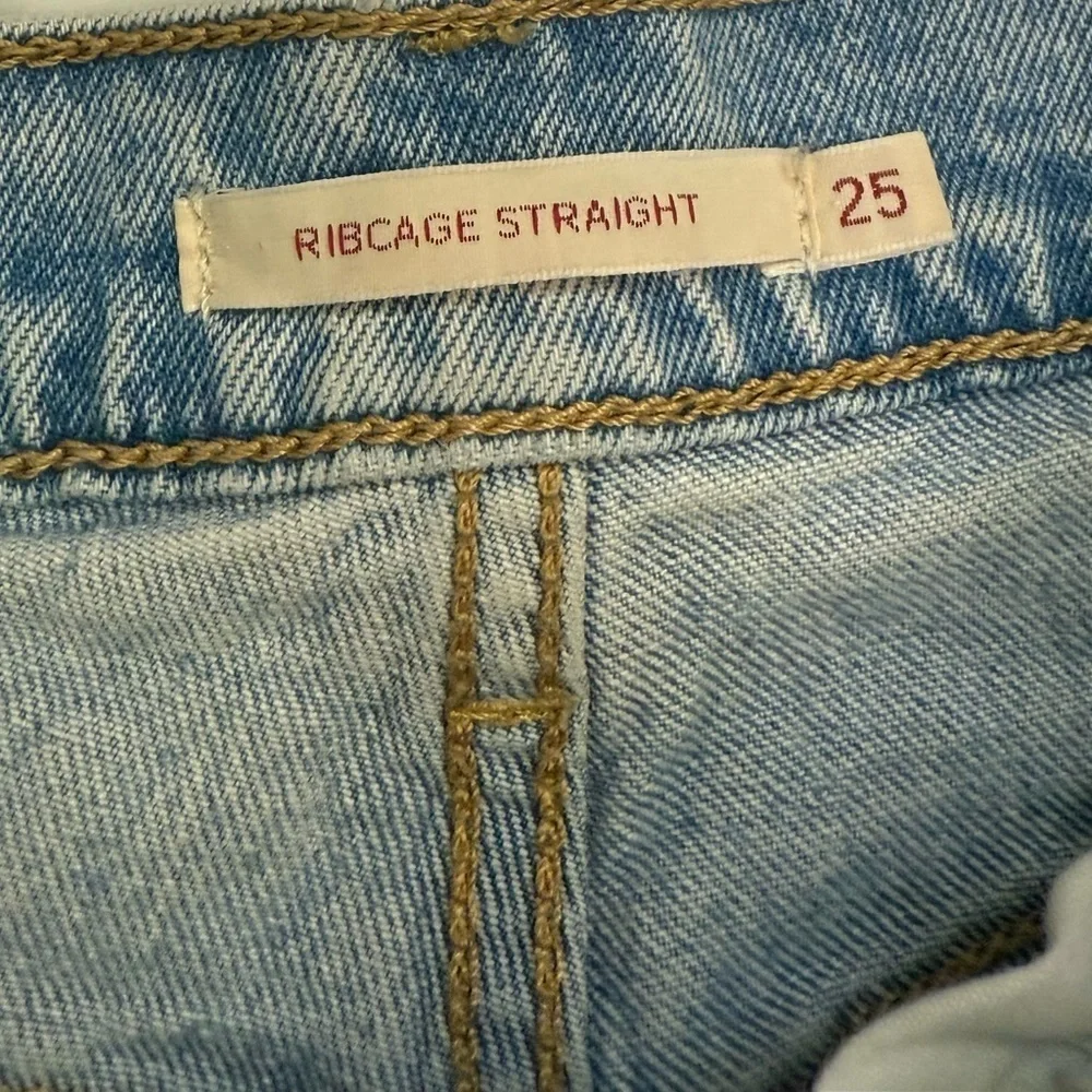 Levi's High-Rise Straight Light Blue Jeans Size 25